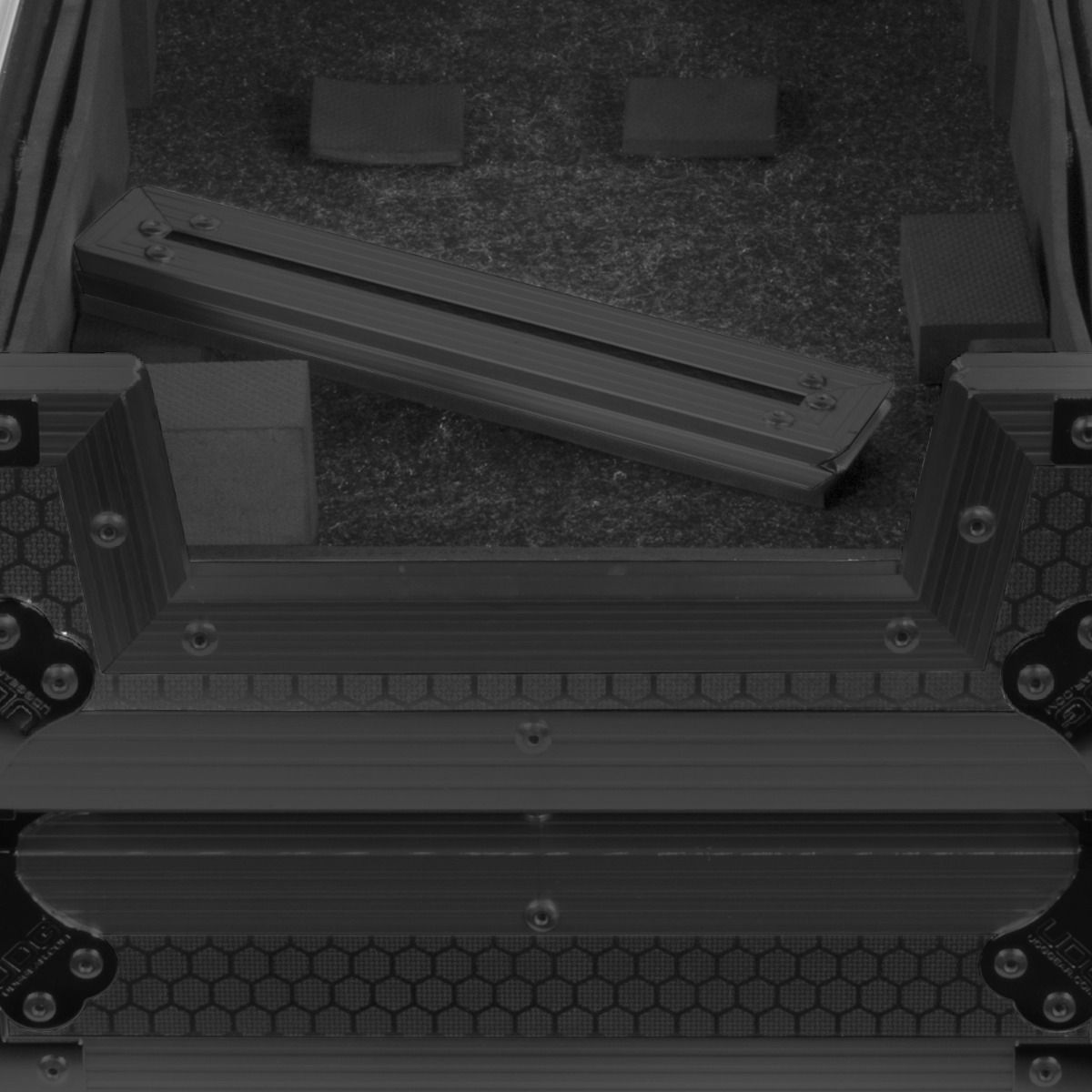 flightcase_mk2_accesspanel_2_6