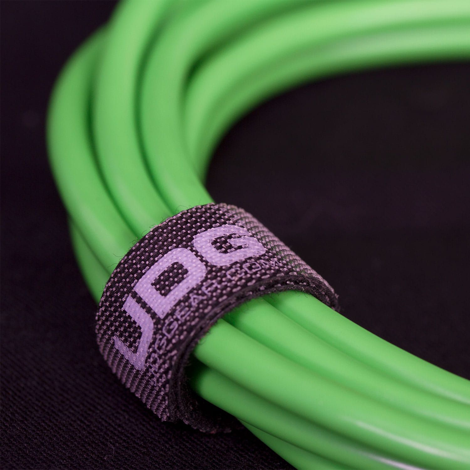 udg_cable_detail_feature_strap_green