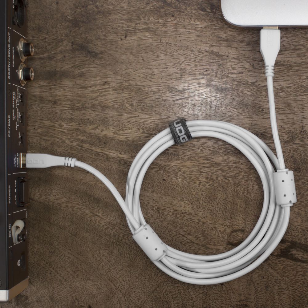udg_cable_straight_white_03