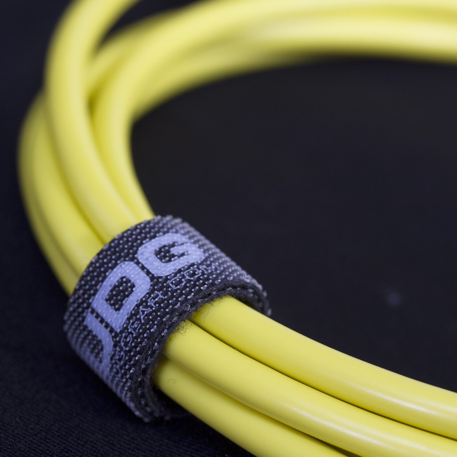udg_cable_straight_yellow_05