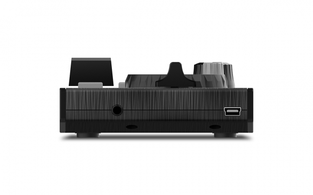 numark-dj2go2-touch-right-web-624x390